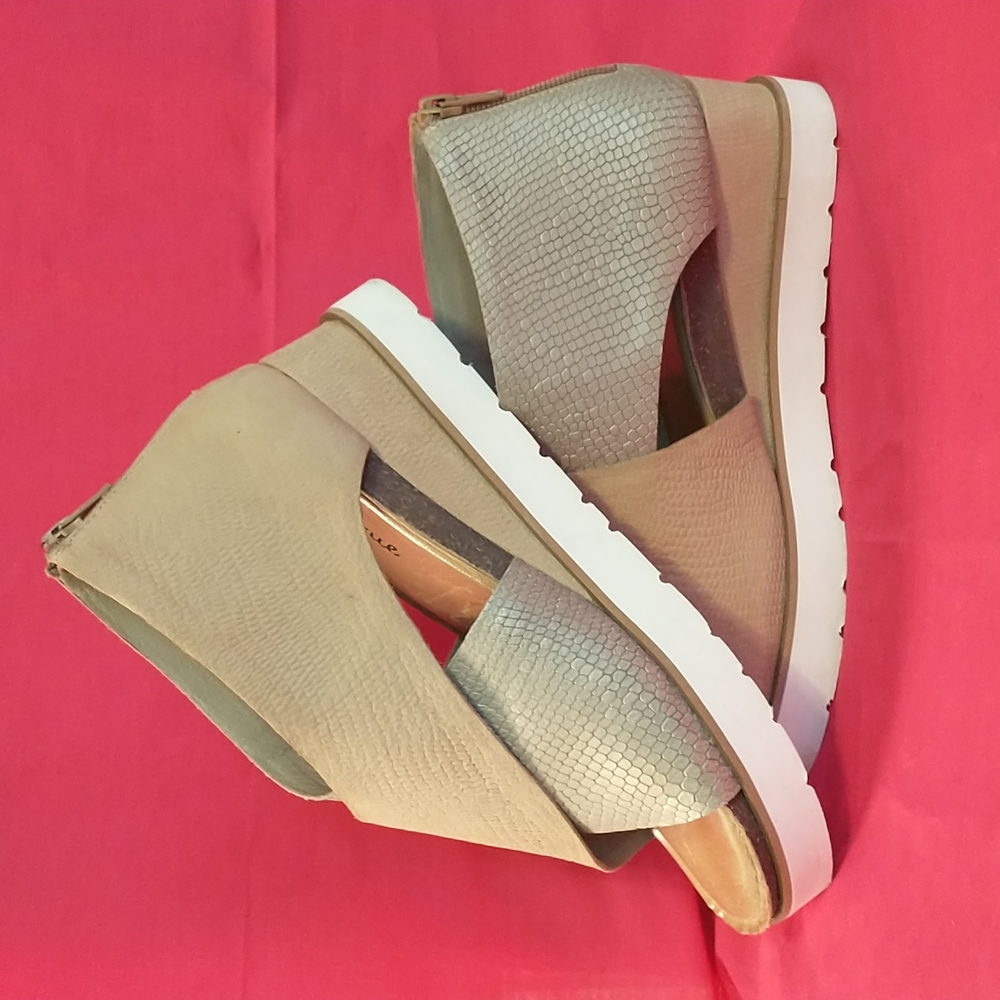 Diba True "Gang Way" Leather Sandals - Picture 11 of 15